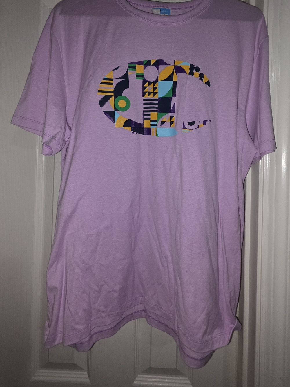 VINTAGE  CHAMPION SALESMAN SAMPLE SIZE MEDIUM EMBLEM GEO
